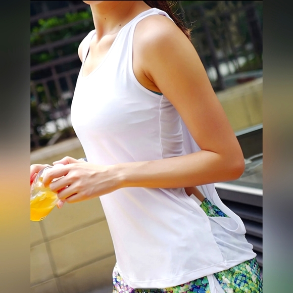 Women's Solid White Cut Out, Double Layer Mesh Back Fitness Top - Picture 5 of 8